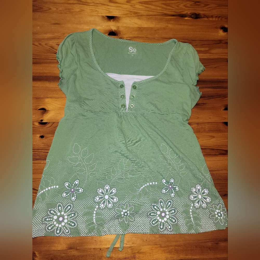 SO Green Short Sleeve Tee with Floral Design